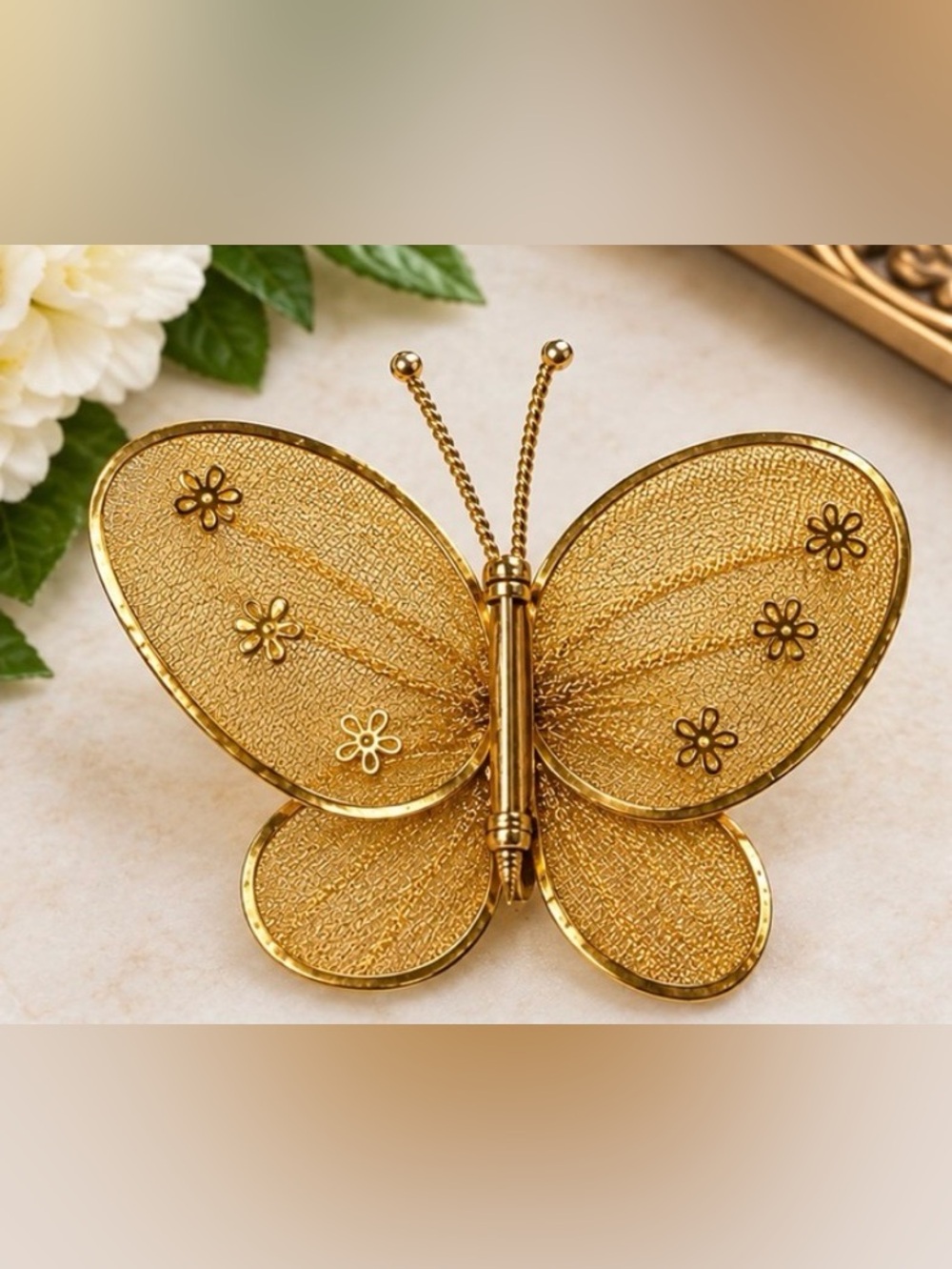 Gold Butterfly Wire Mesh Brooch - Elegant Women's Accessory